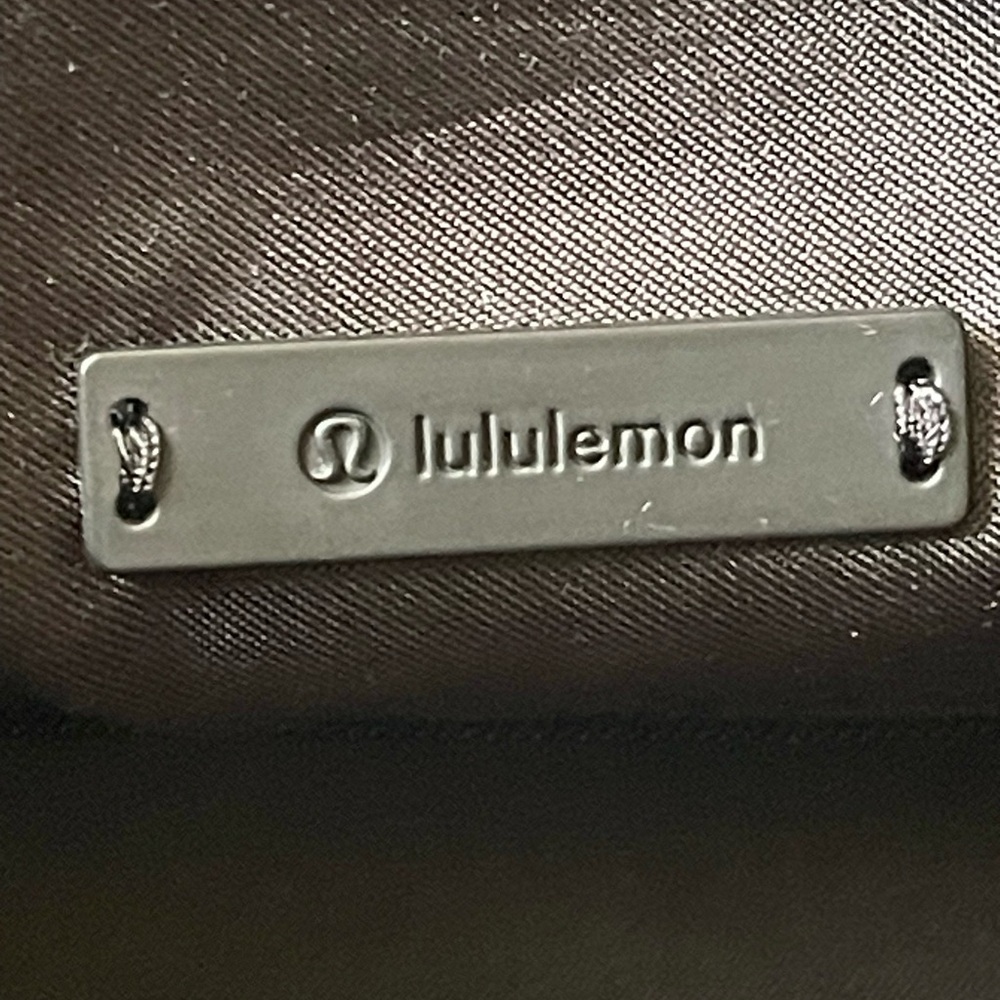 Lululemon All Night Festival Bag Large in Black Vol 10L - Picture 12 of 15